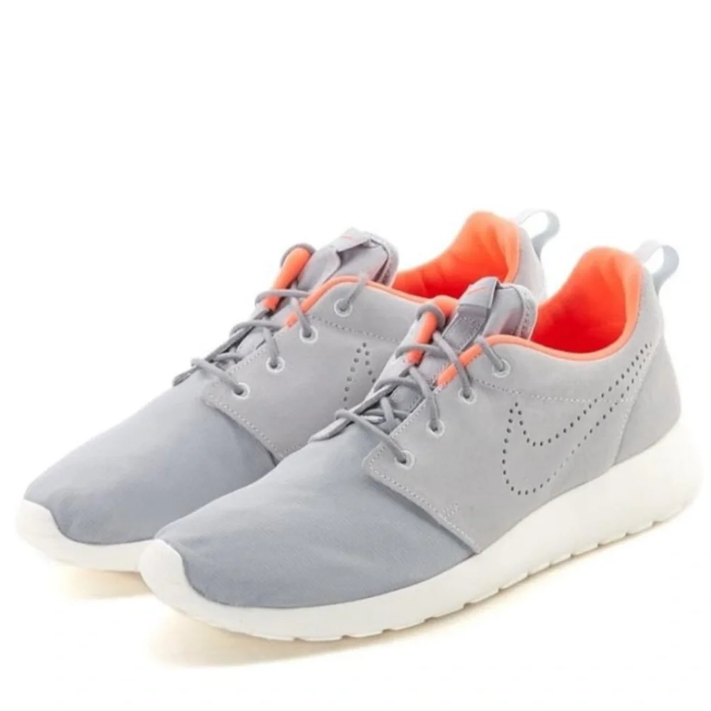 NIKE Mens Roshe One Premium Shoe (Size 8 Pure Platinum/Pure Platinum-Wolf Grey) - Picture 1 of 7